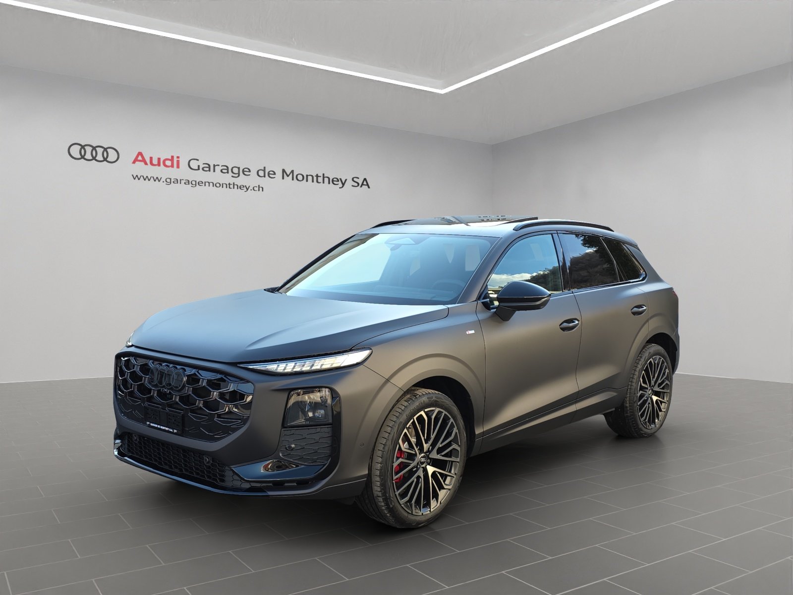 AUDI Q3 SUV TFSI 195 kW