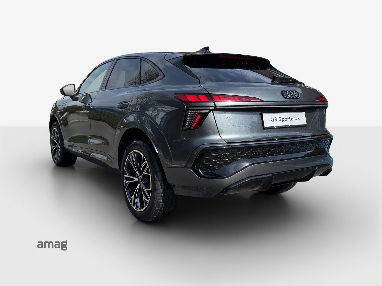 AUDI Q3 SB e-hybrid 200 kW, Full-Hybrid Petrol/Electric, New car, Automatic - 3