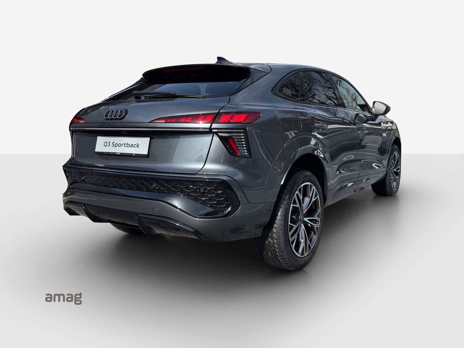 AUDI Q3 SB e-hybrid 200 kW, Full-Hybrid Petrol/Electric, New car, Automatic - 5
