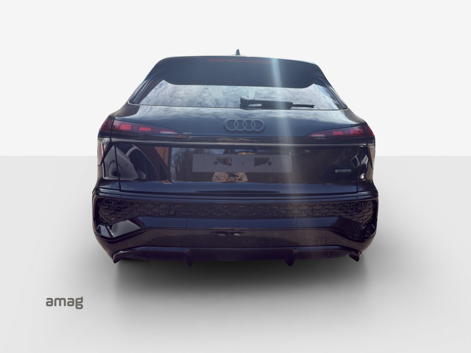 AUDI Q3 SUV TFSI 195 kW, Essence, Voiture nouvelle, Automatique - 4