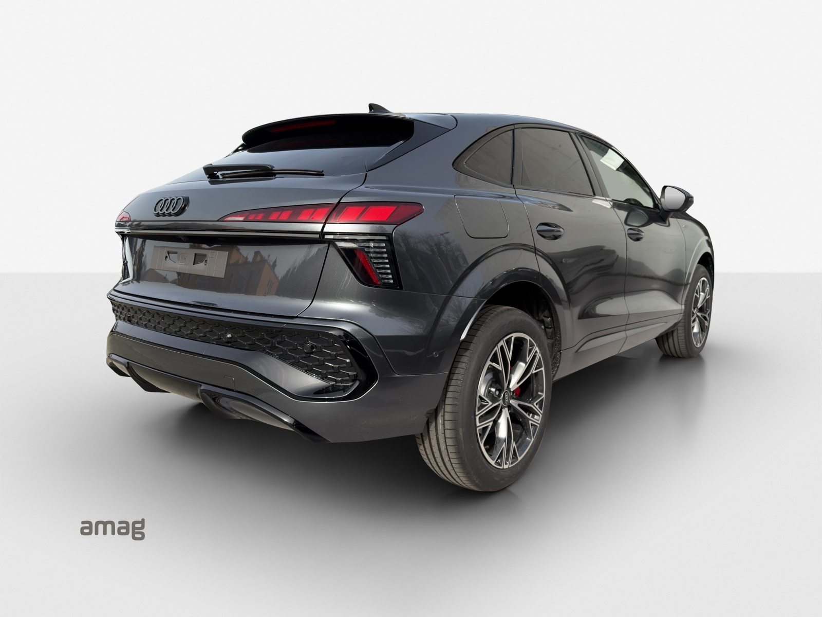 AUDI Q3 SB e-hybrid 200 kW, Full-Hybrid Petrol/Electric, New car, Automatic - 5