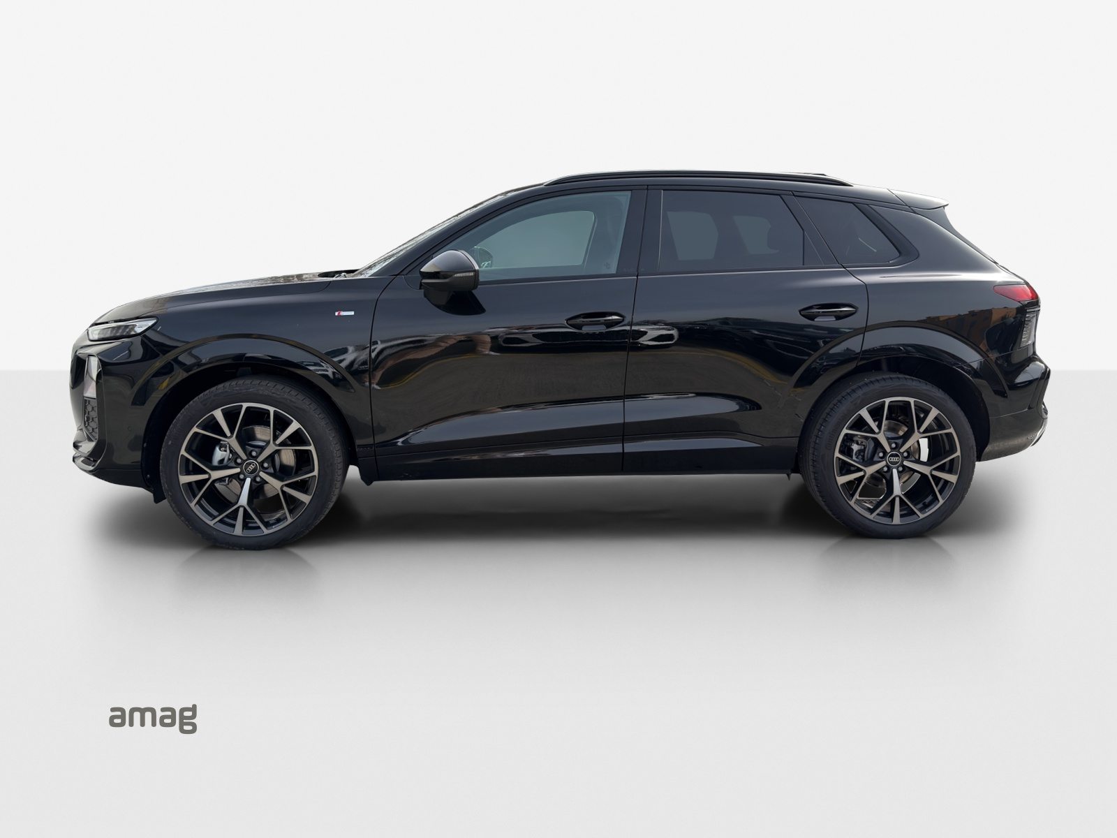 AUDI Q3 SUV TFSI 110 kW, Petrol, New car, Automatic - 2