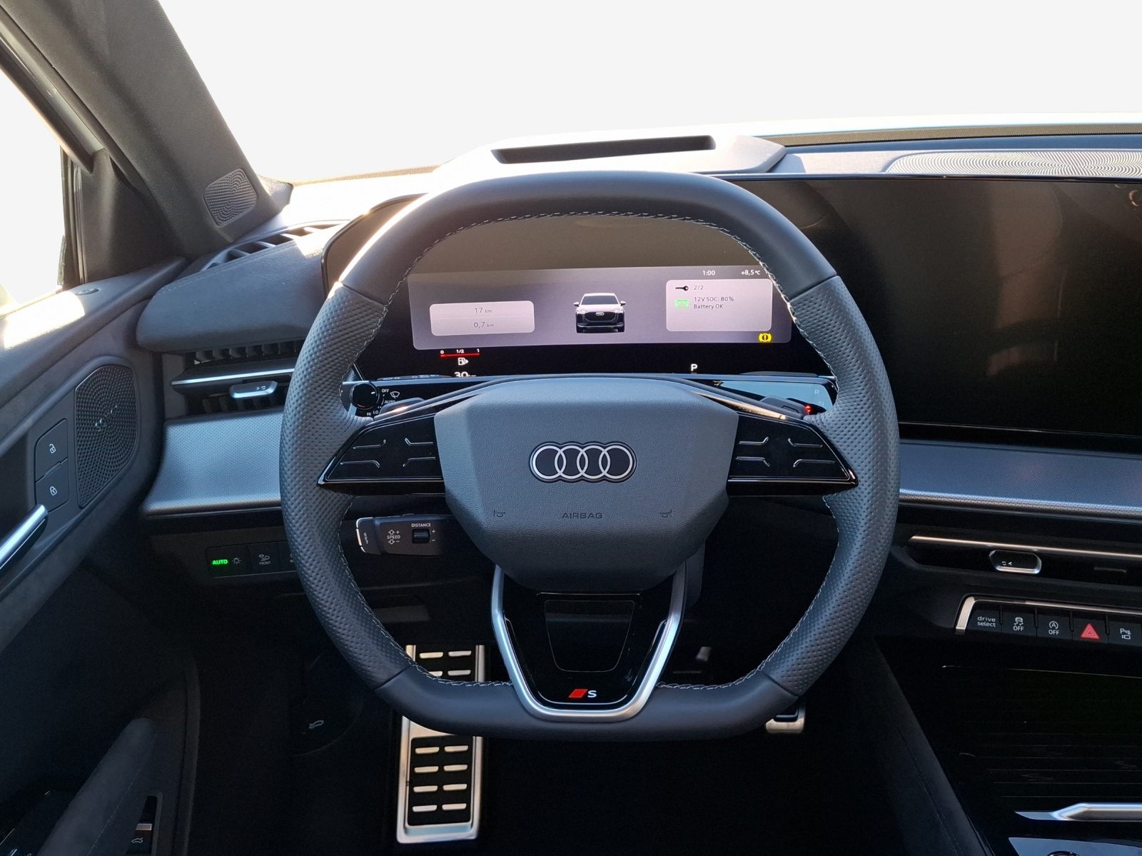 AUDI Q3 SUV TFSI 110 kW, Petrol, New car, Automatic - 3