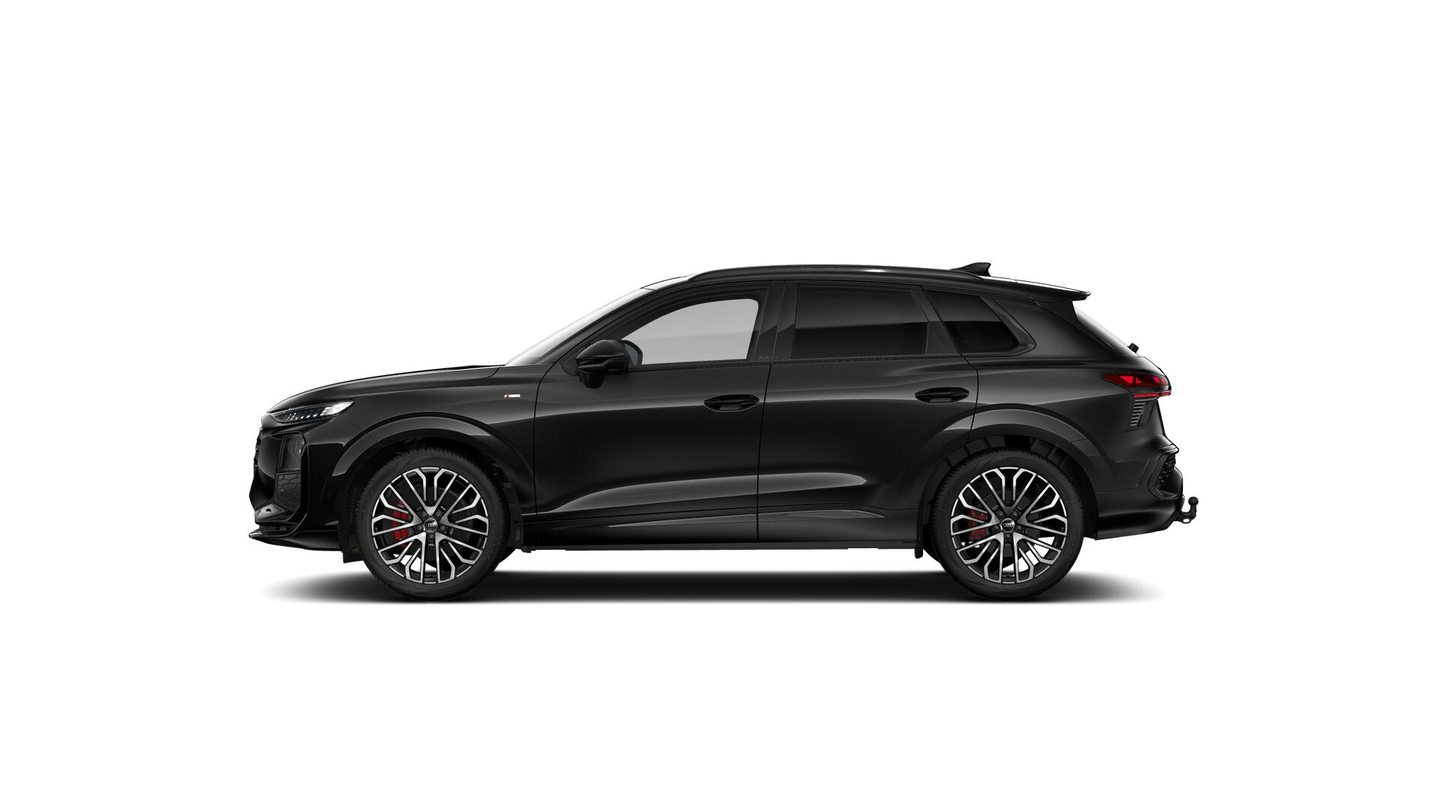 AUDI Q3 SUV TFSI 195 kW, Petrol, New car, Automatic - 2