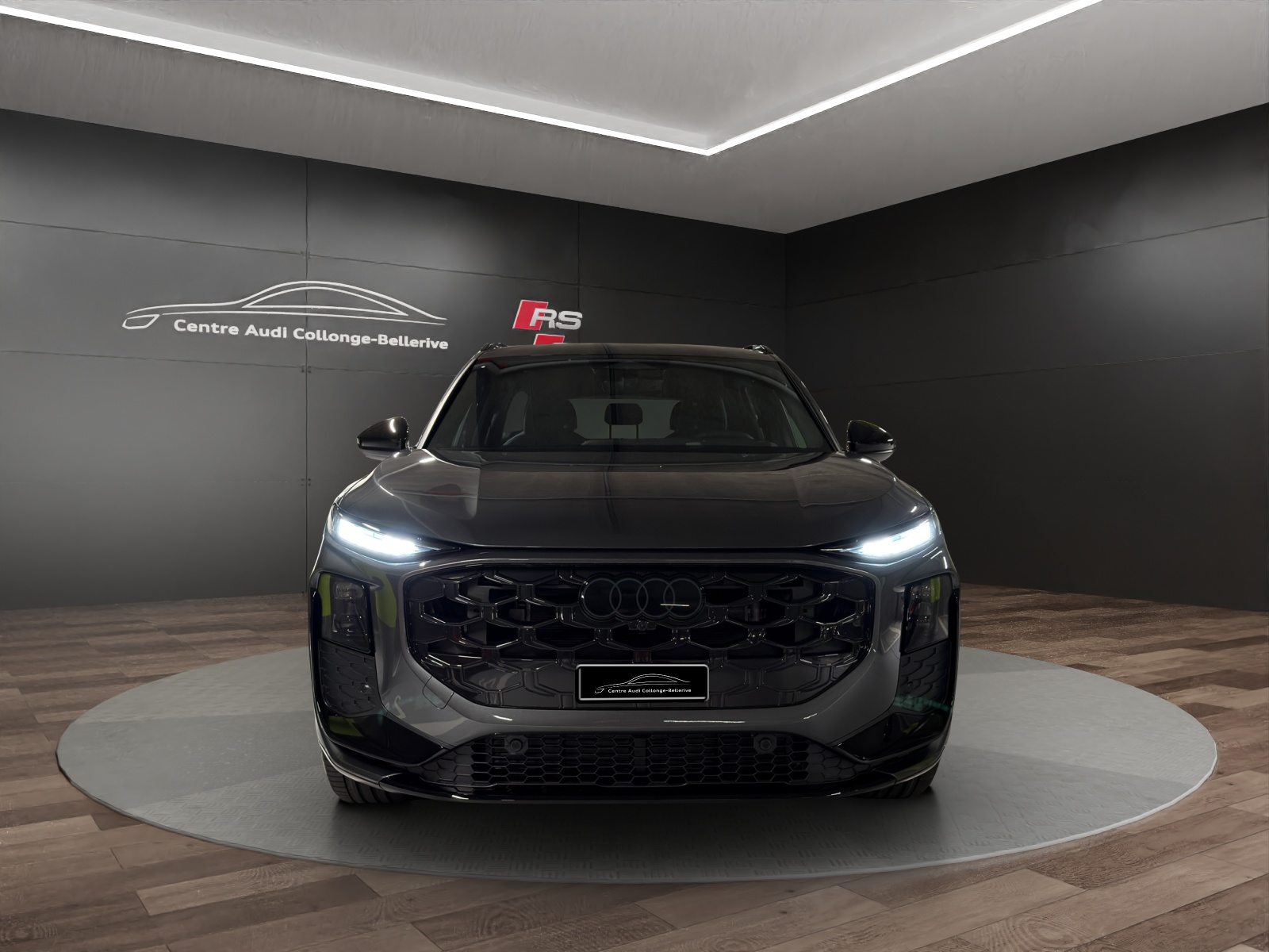 AUDI Q3 SUV TFSI 195 kW, Benzin, Neuwagen, Automatik - 2