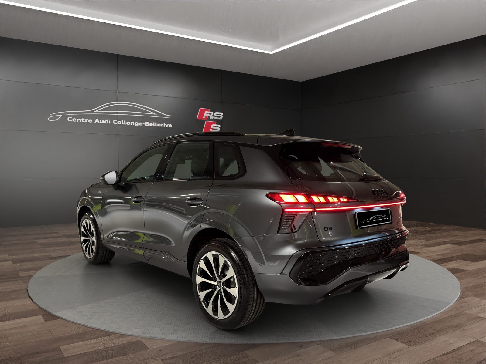 AUDI Q3 SUV TFSI 195 kW, Benzin, Neuwagen, Automatik - 4