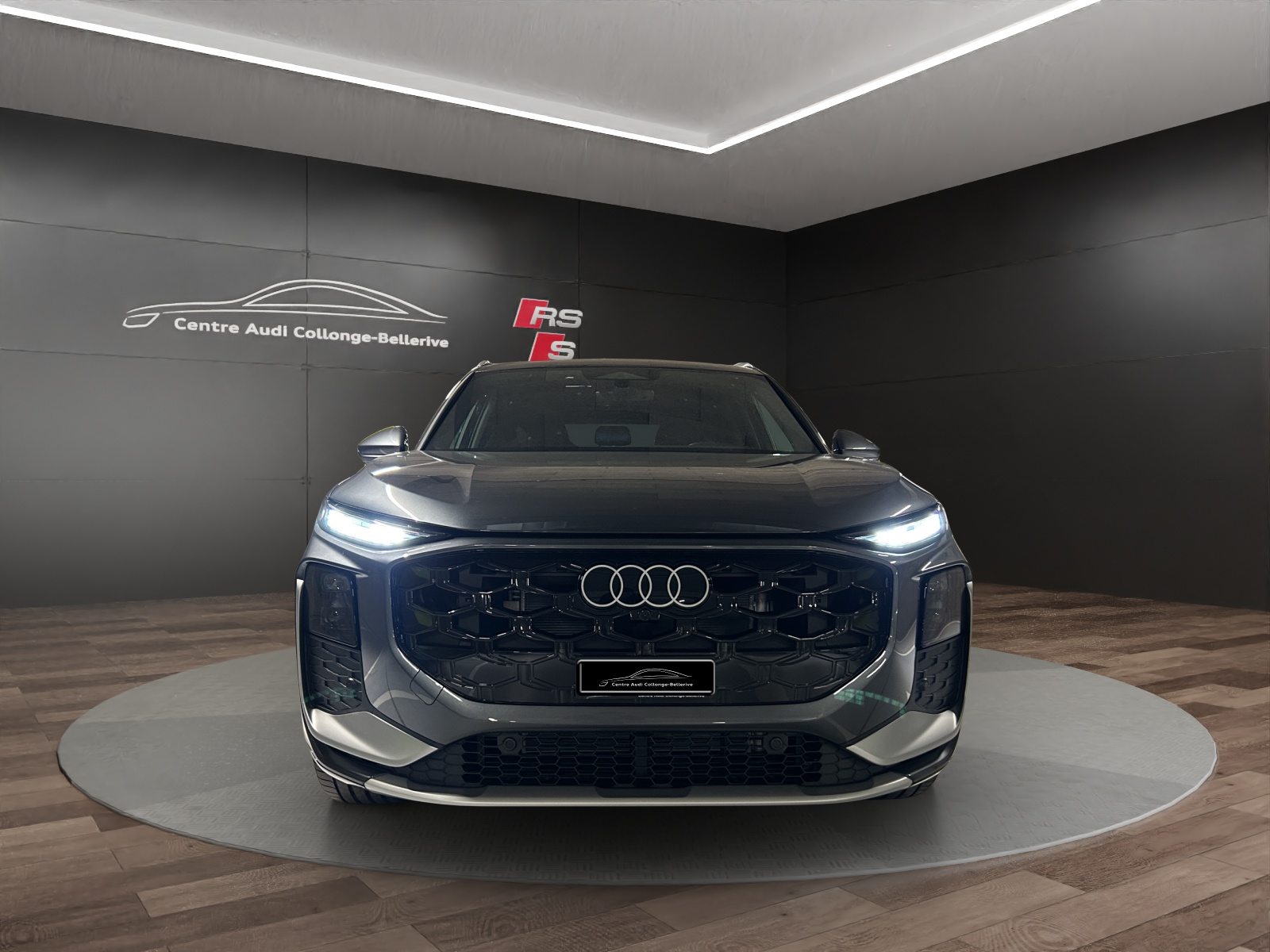 AUDI Q3 SUV TFSI 195 kW, Essence, Voiture nouvelle, Automatique - 2