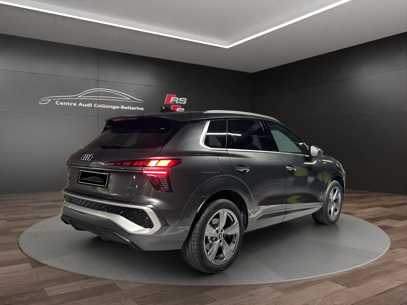 AUDI Q3 SUV TFSI 195 kW, Essence, Voiture nouvelle, Automatique - 6