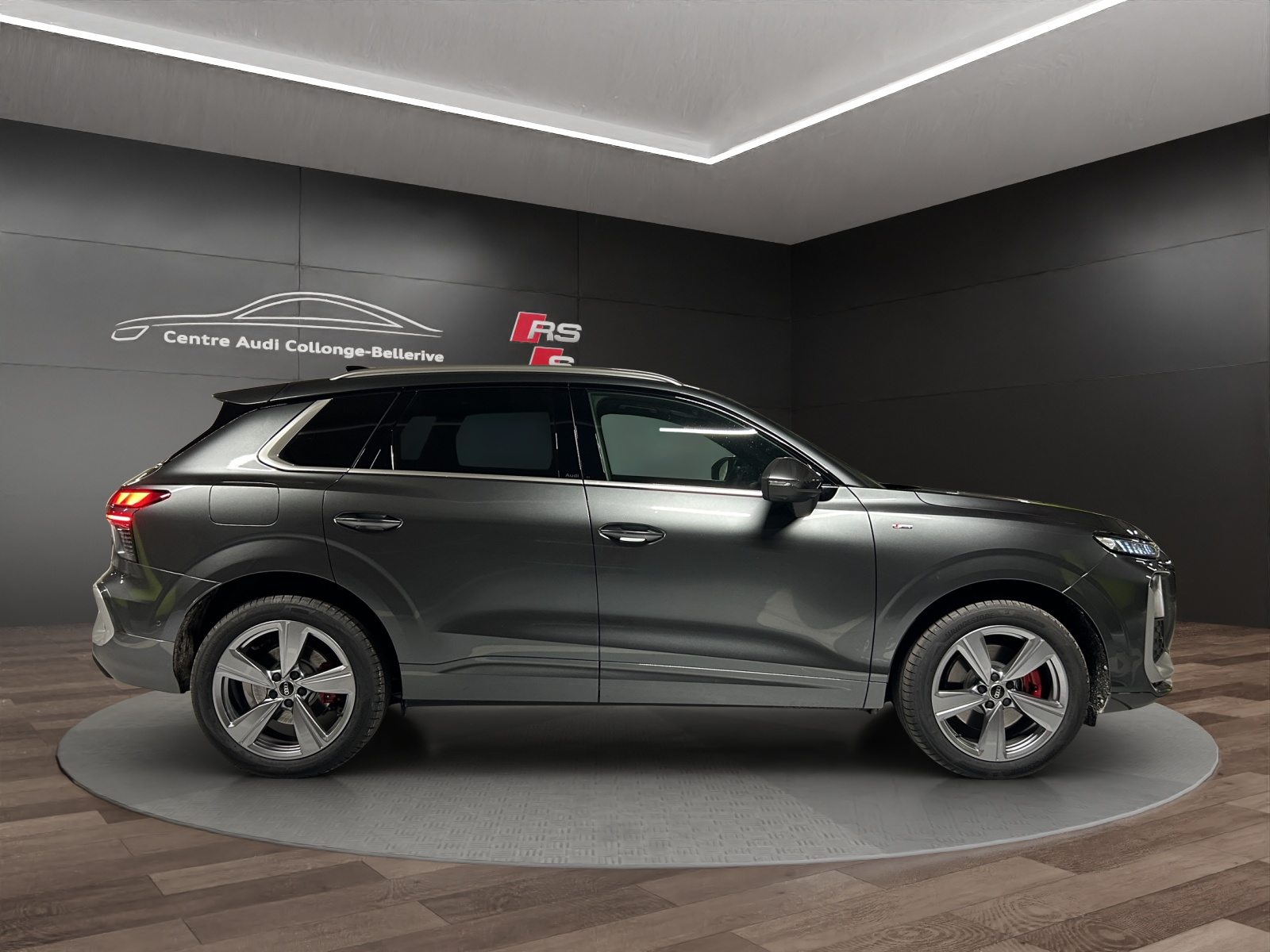 AUDI Q3 SUV TFSI 195 kW, Essence, Voiture nouvelle, Automatique - 7