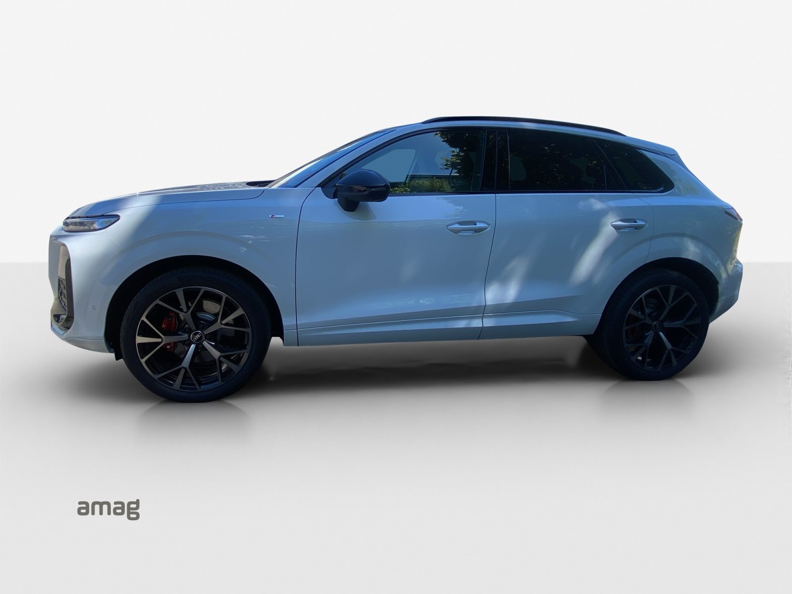 AUDI Q3 SUV TFSI 195 kW, Essence, Voiture nouvelle, Automatique - 2