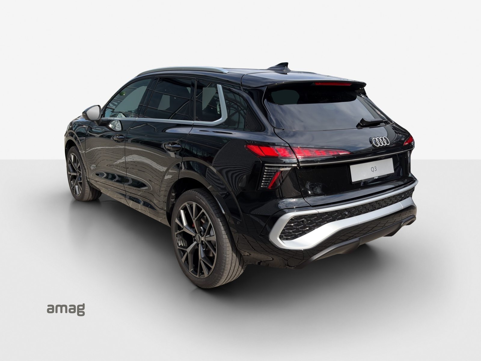 AUDI Q3 SUV TFSI 110 kW, Essence, Voiture nouvelle, Automatique - 3