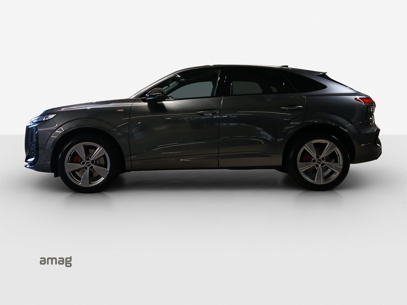 AUDI Q3 SB TFSI 195 kW, Essence, Voiture nouvelle, Automatique - 2