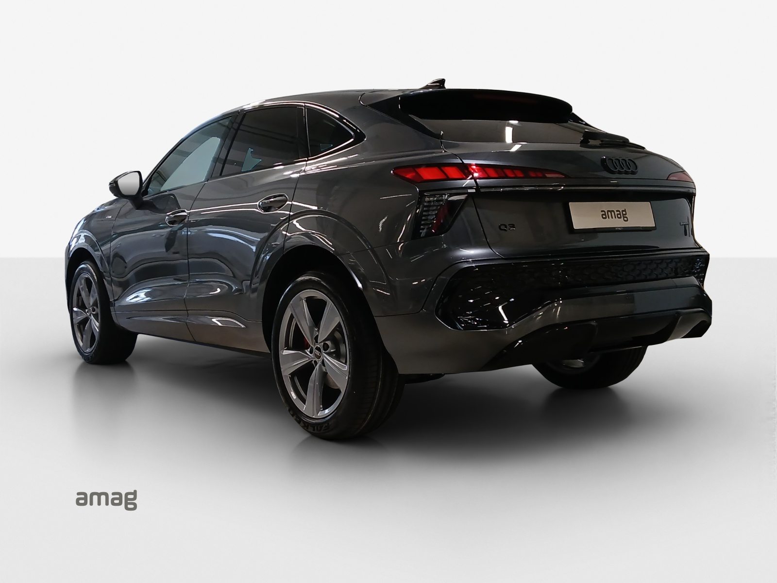 AUDI Q3 SB TFSI 195 kW, Essence, Voiture nouvelle, Automatique - 3