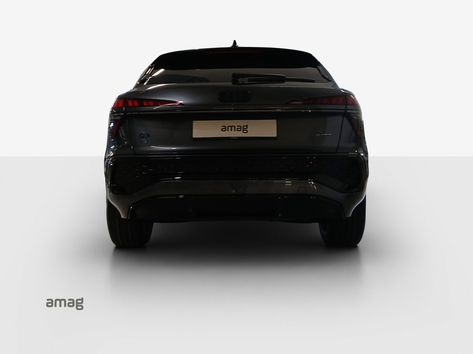 AUDI Q3 SB TFSI 195 kW, Essence, Voiture nouvelle, Automatique - 4