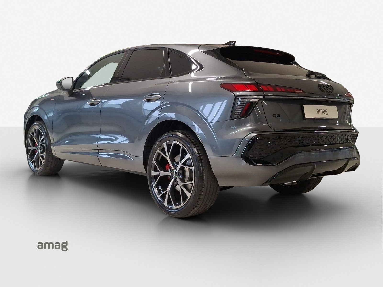 AUDI Q3 SB TFSI 195 kW, Essence, Voiture nouvelle, Automatique - 3