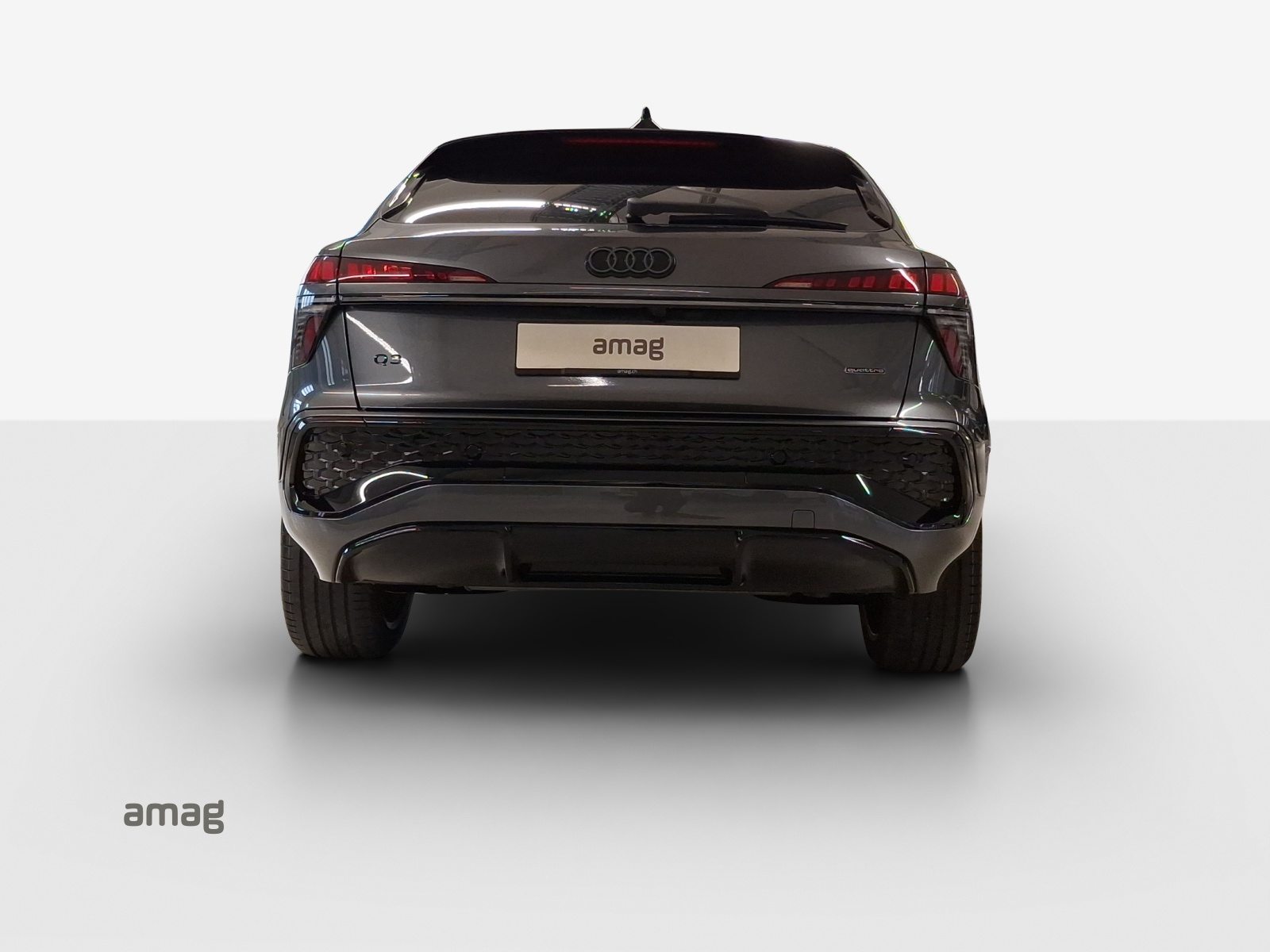 AUDI Q3 SB TFSI 195 kW, Essence, Voiture nouvelle, Automatique - 4