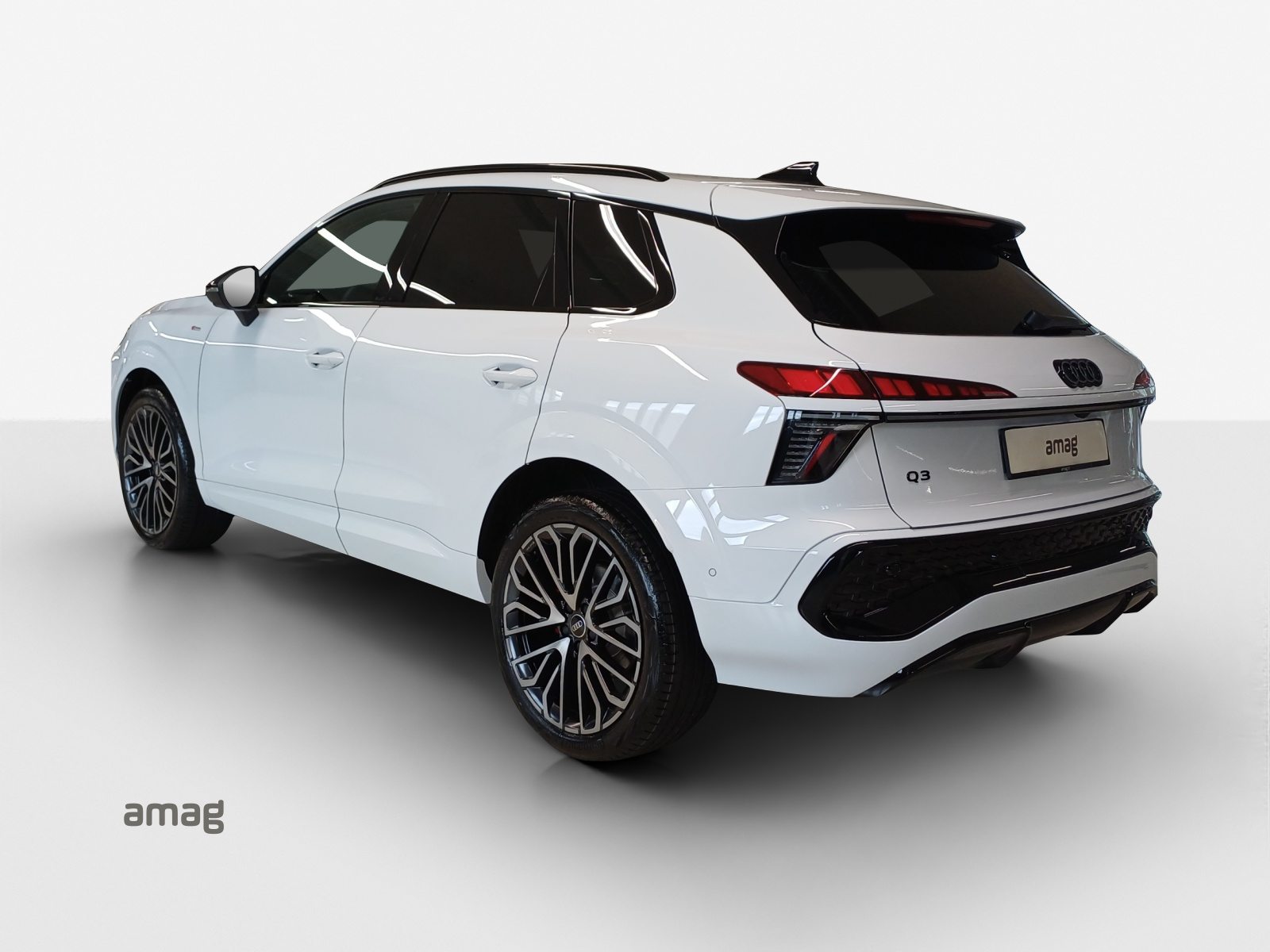 AUDI Q3 SUV TFSI 110 kW, Petrol, New car, Automatic - 3
