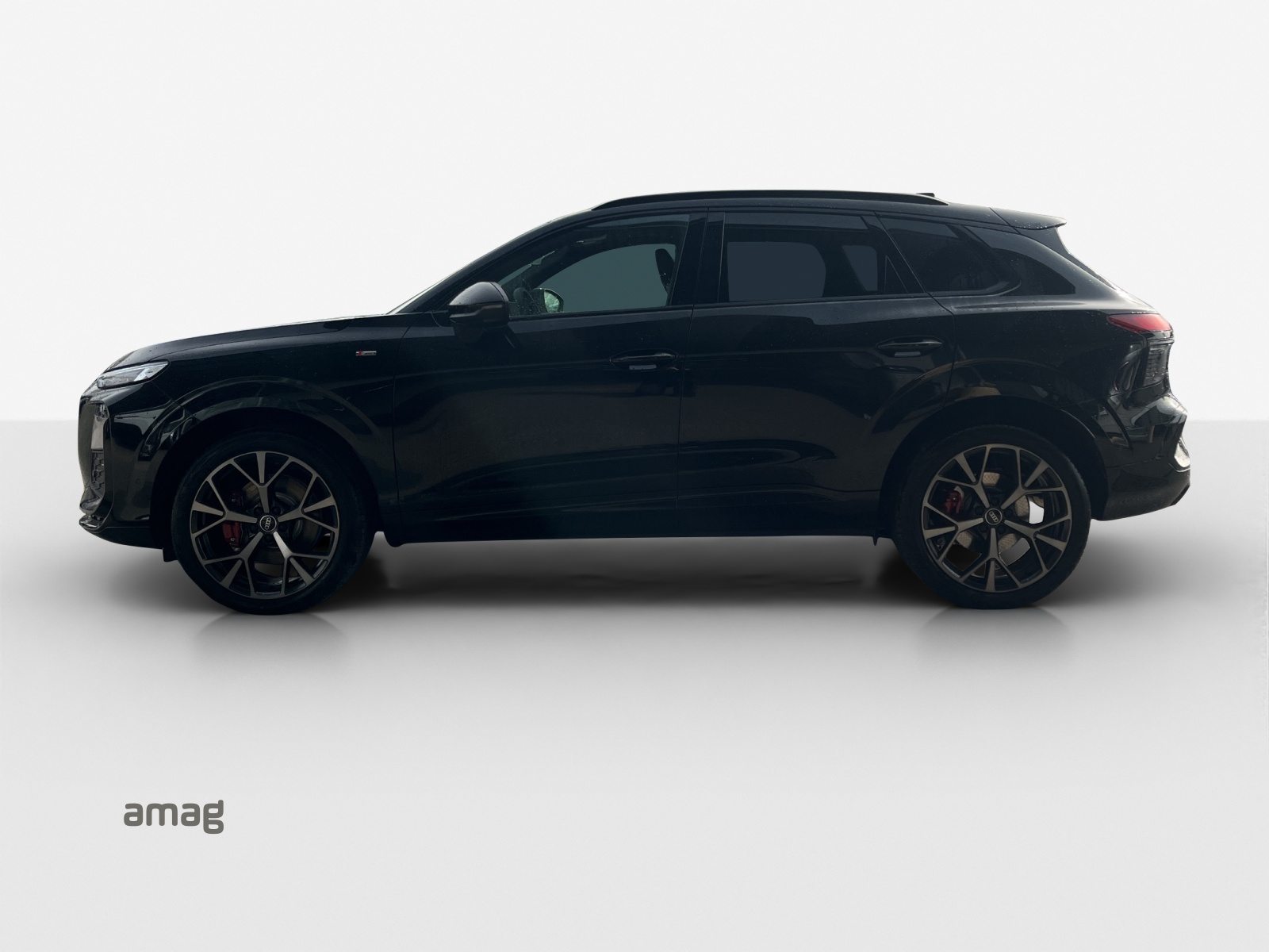 AUDI Q3 SUV TFSI 195 kW, Benzin, Neuwagen, Automatik - 2