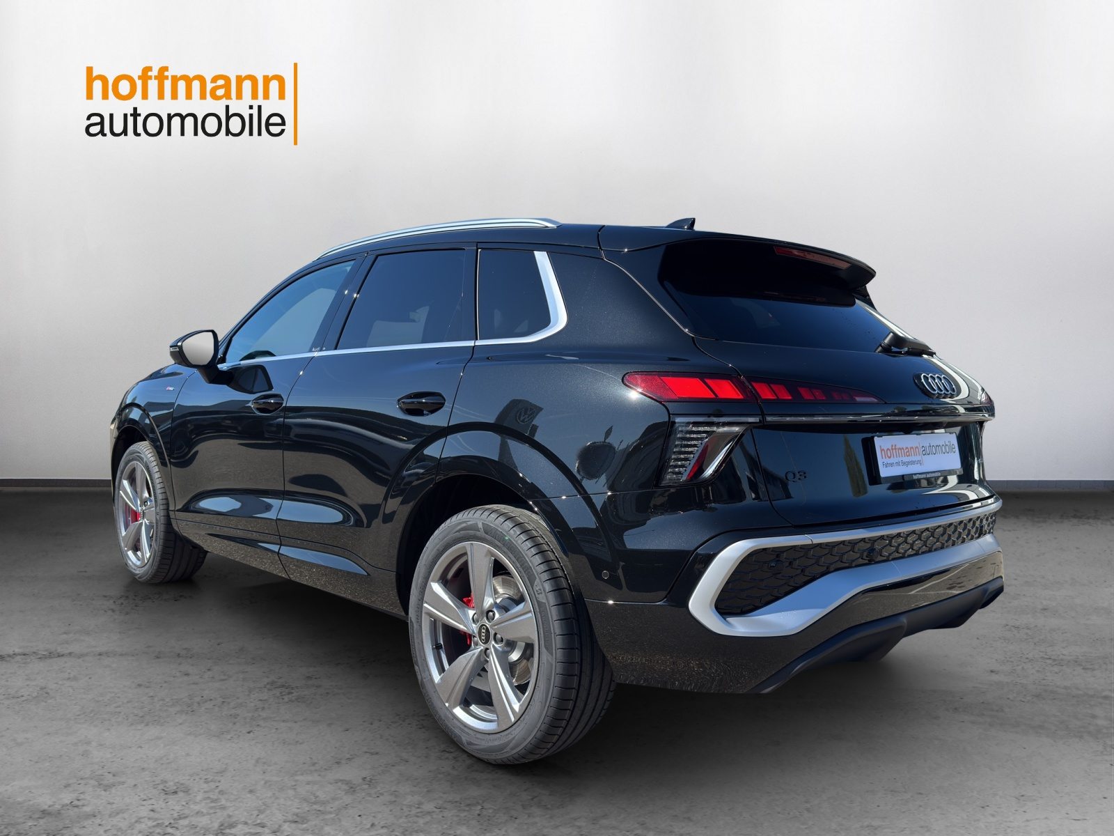 AUDI Q3 SUV TFSI 195 kW, Petrol, New car, Automatic - 6