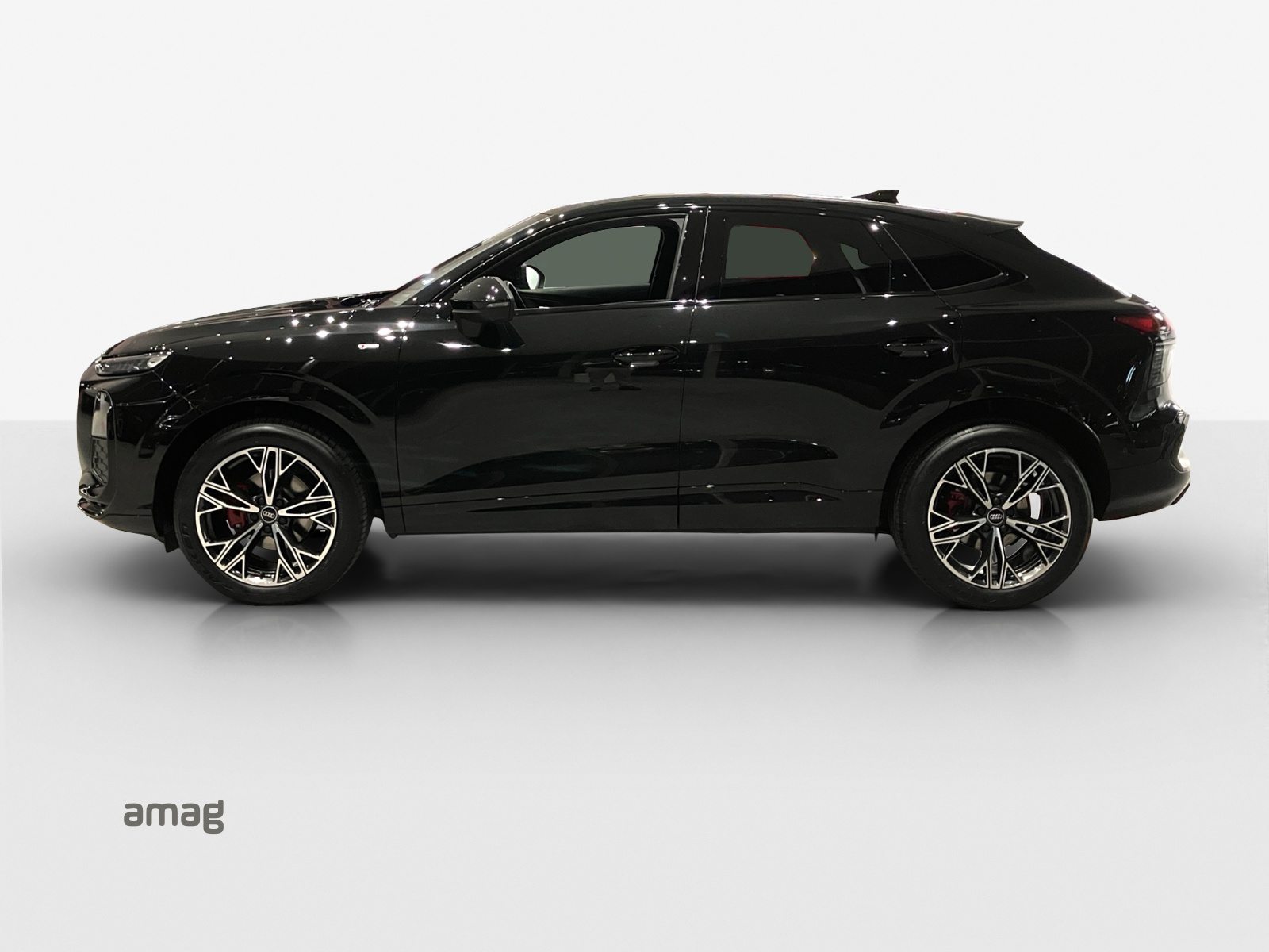 AUDI Q3 SB TFSI 110 kW, Benzin, Neuwagen, Automatik - 2