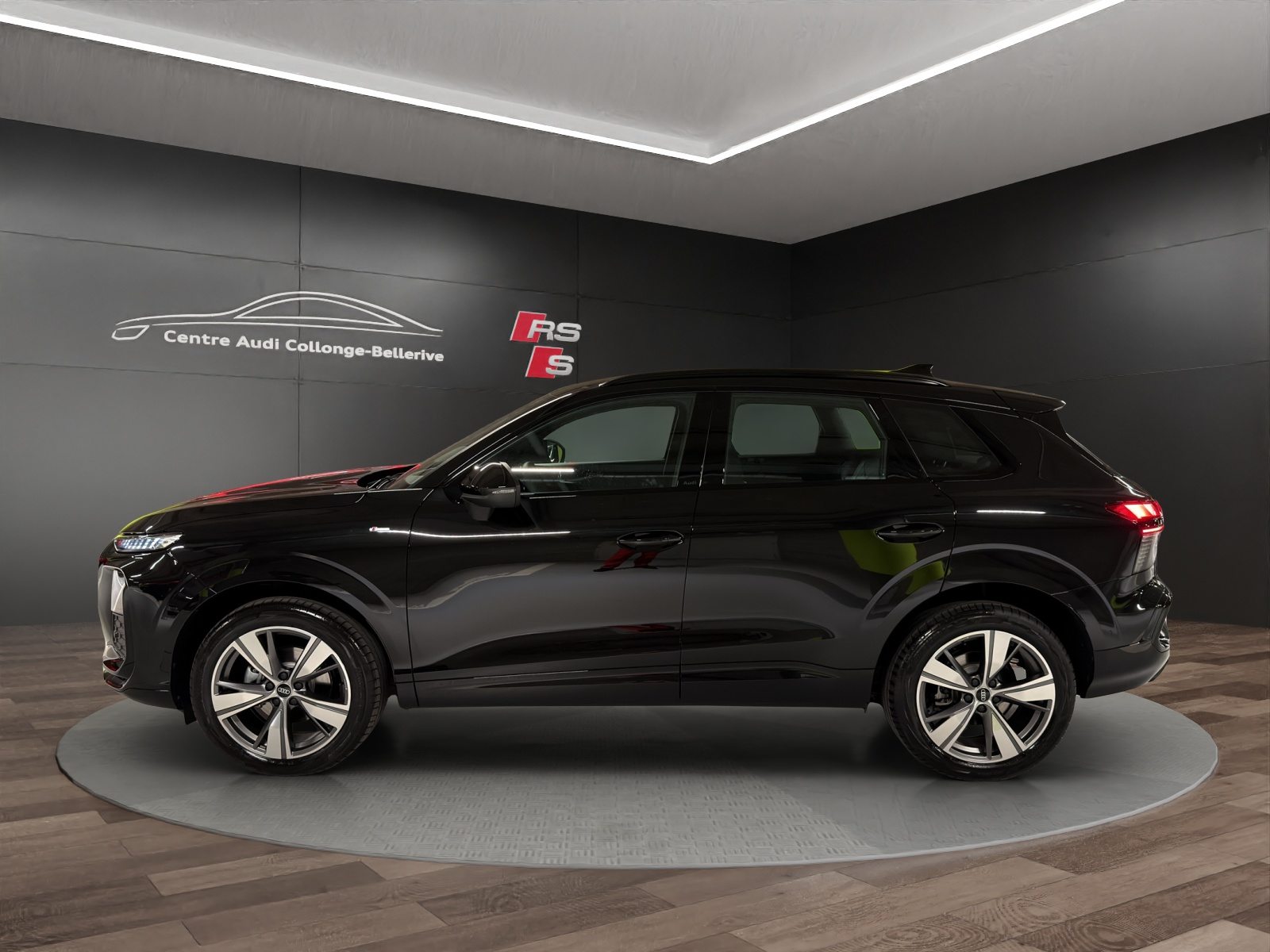 AUDI Q3 SUV TFSI 110 kW, Essence, Voiture nouvelle, Automatique - 3