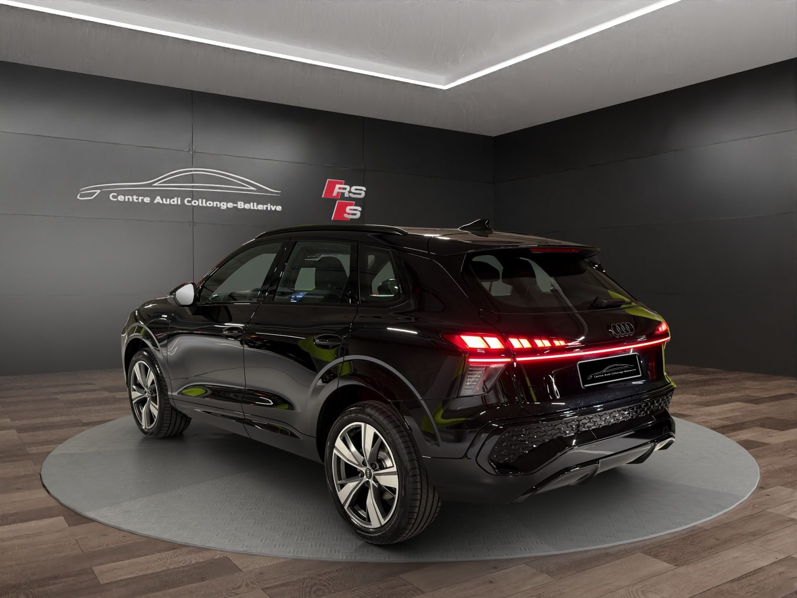 AUDI Q3 SUV TFSI 110 kW, Essence, Voiture nouvelle, Automatique - 4
