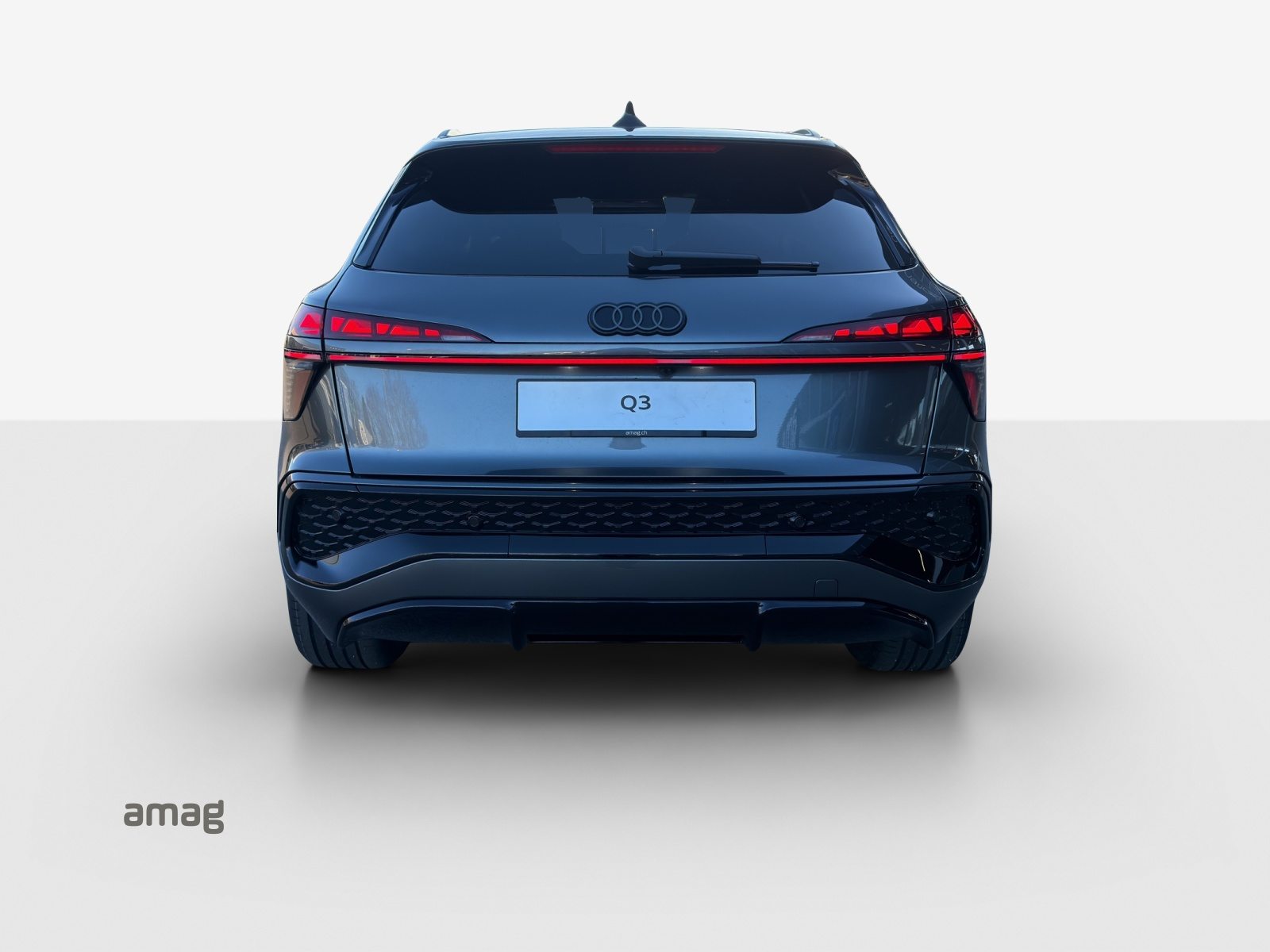 AUDI Q3 SUV e-hybrid 200 kW, Hybride Intégral Essence/Électricité, Voiture nouvelle, Automatique - 4