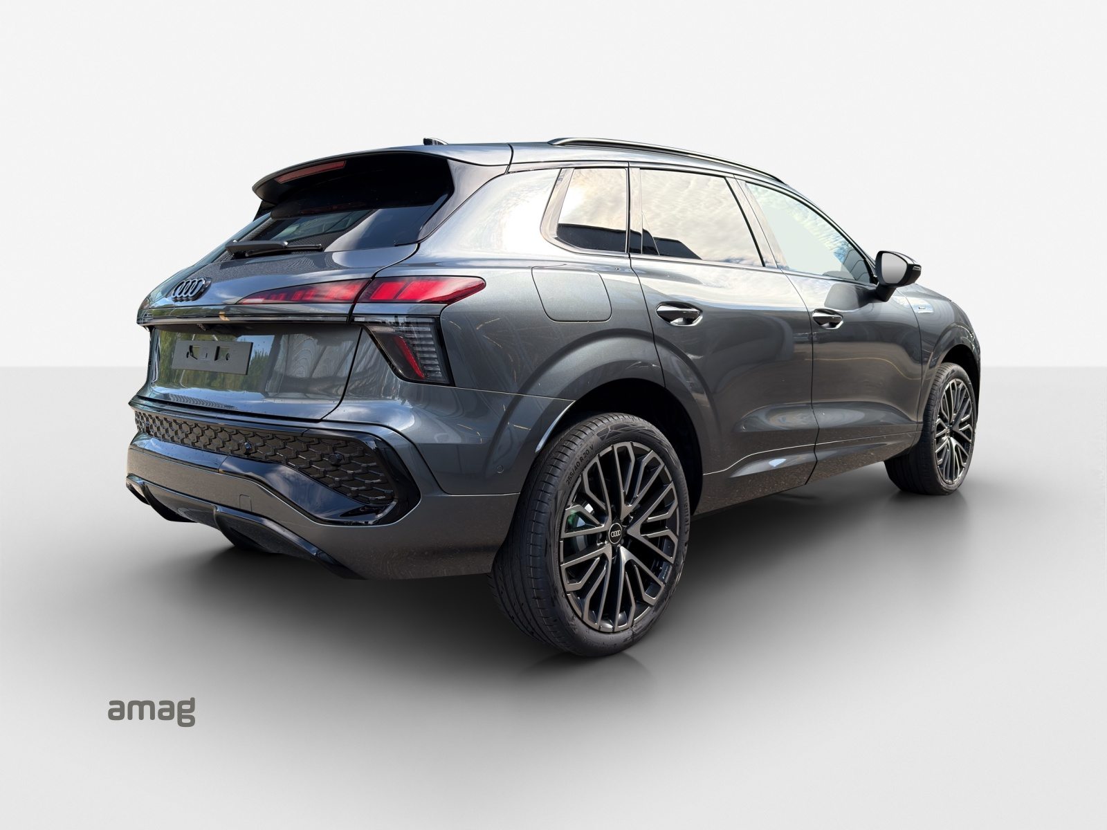 AUDI Q3 SUV e-hybrid 200 kW, Full-Hybrid Petrol/Electric, New car, Automatic - 5