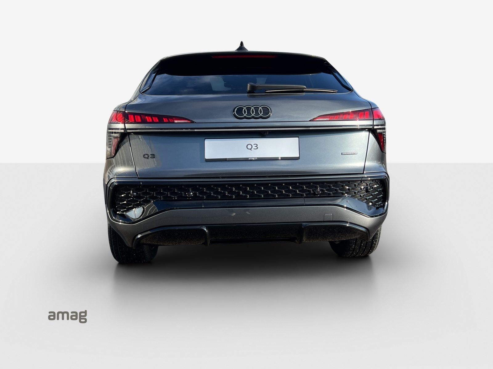 AUDI Q3 SB TFSI 195 kW, Essence, Voiture nouvelle, Automatique - 4