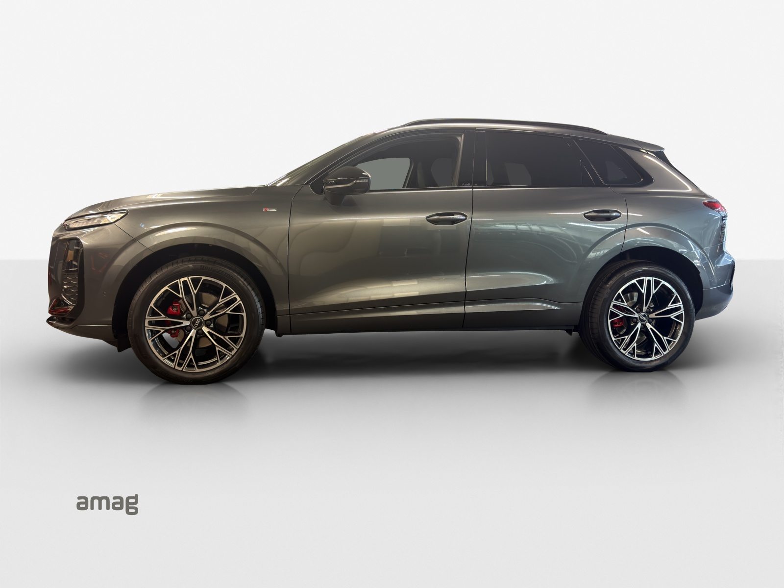 AUDI Q3 SUV TFSI 110 kW, Essence, Voiture nouvelle, Automatique - 2