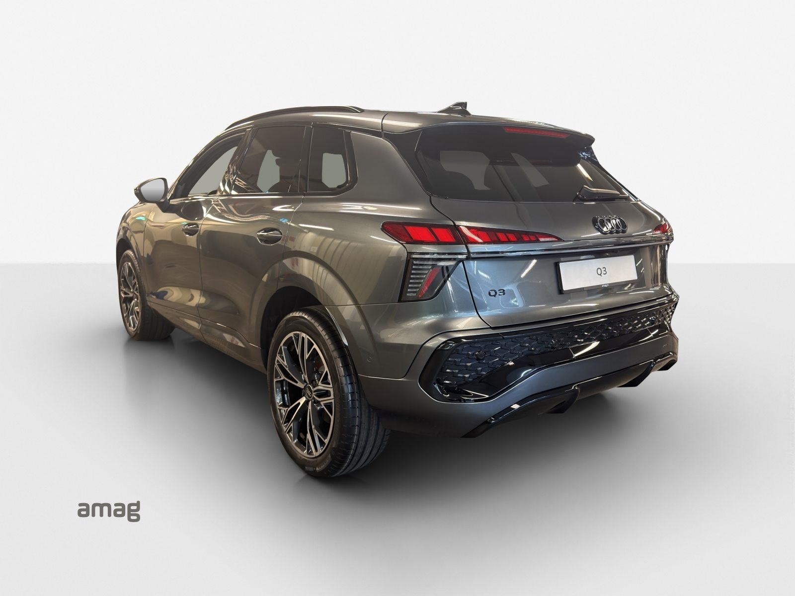 AUDI Q3 SUV TFSI 110 kW, Essence, Voiture nouvelle, Automatique - 3