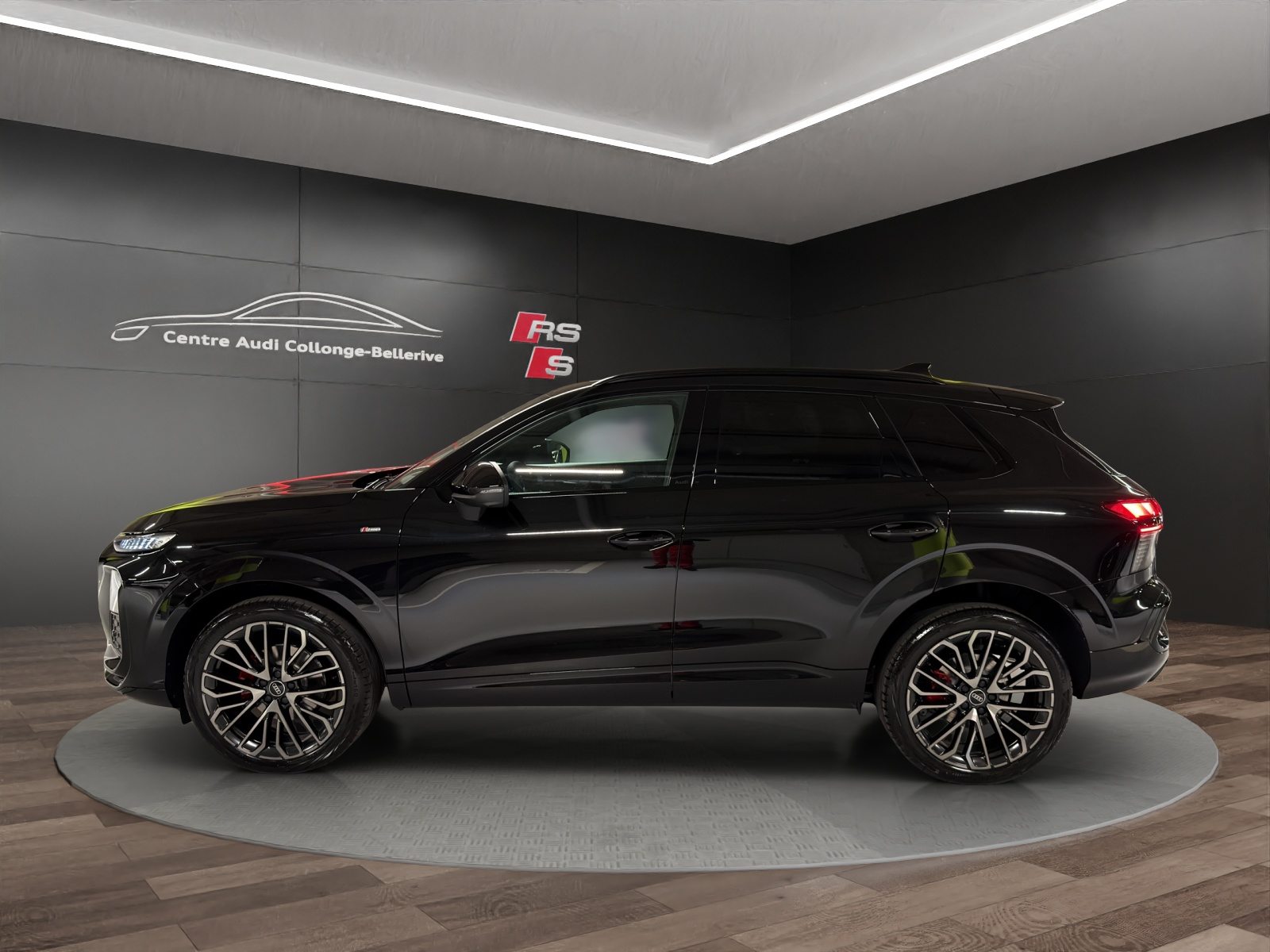 AUDI Q3 SUV TFSI 110 kW, Benzina, Auto nuove, Automatico - 3