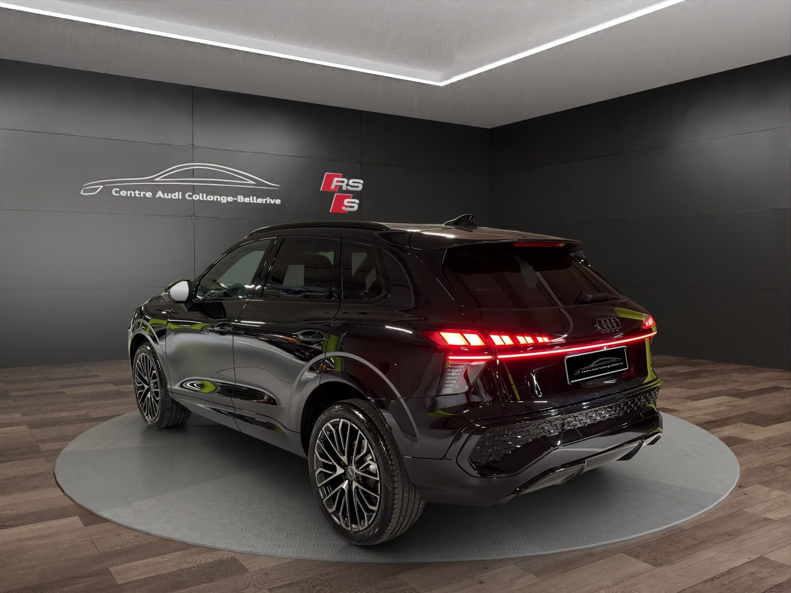 AUDI Q3 SUV TFSI 110 kW, Benzina, Auto nuove, Automatico - 4