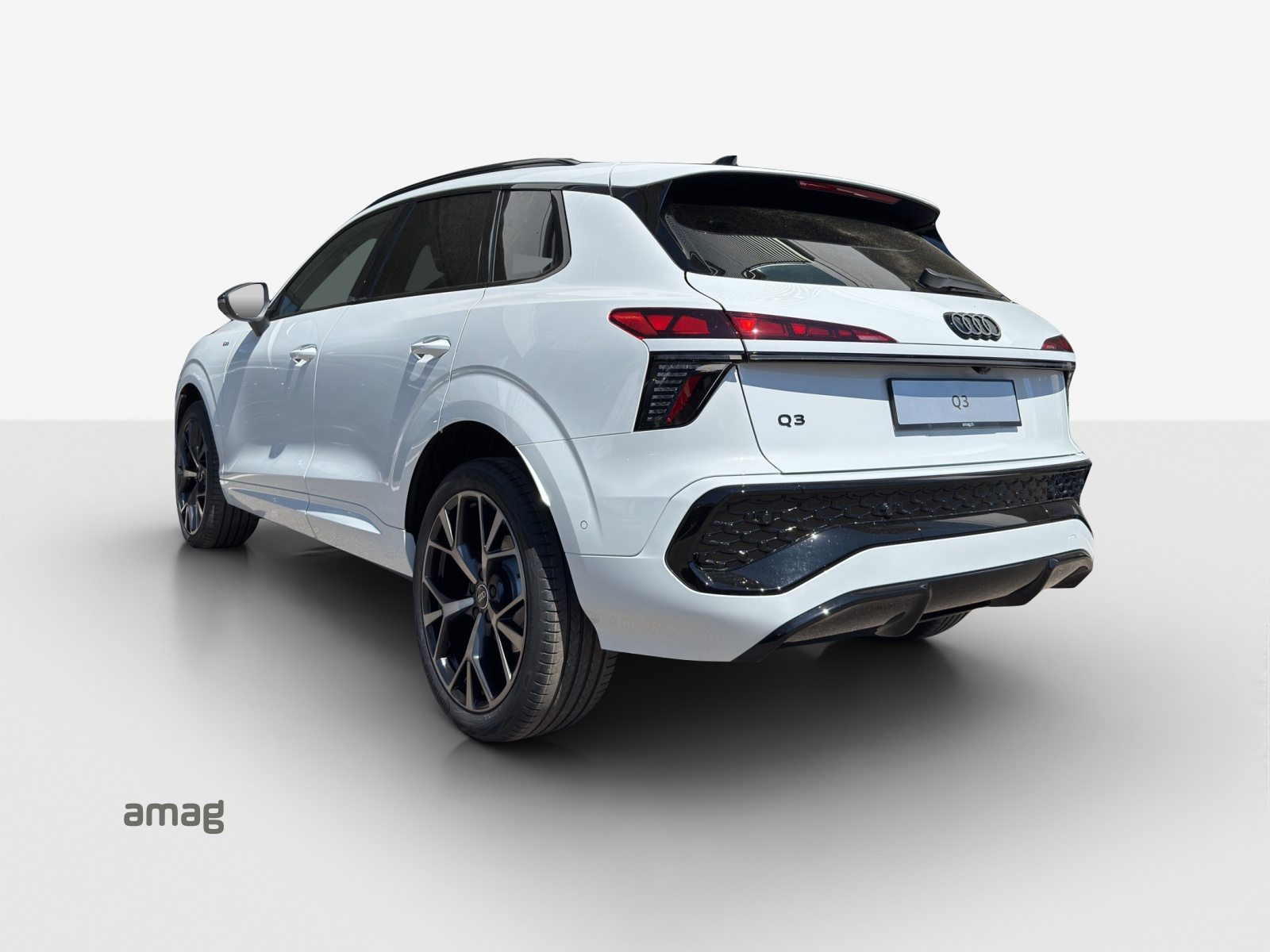 AUDI Q3 SUV TFSI 110 kW, Essence, Voiture nouvelle, Automatique - 3