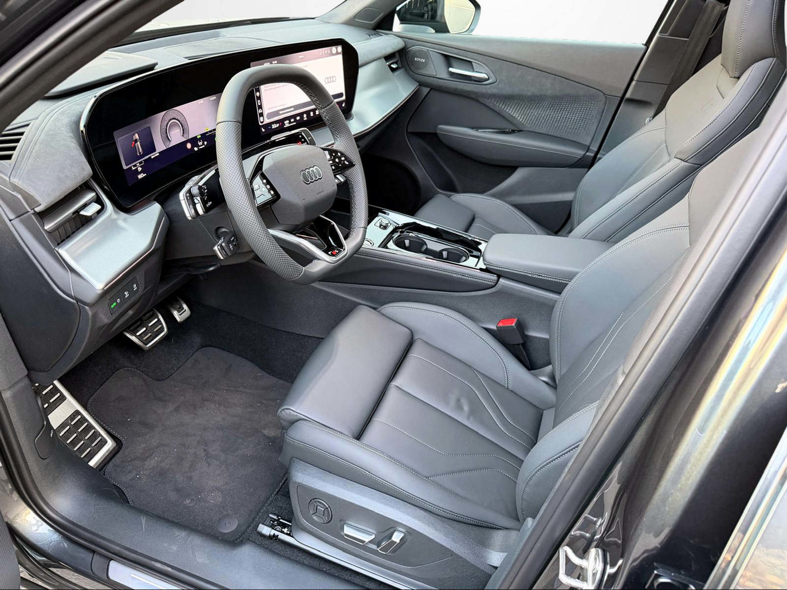 AUDI Q3 SB TFSI 195 kW, Essence, Voiture nouvelle, Automatique - 5