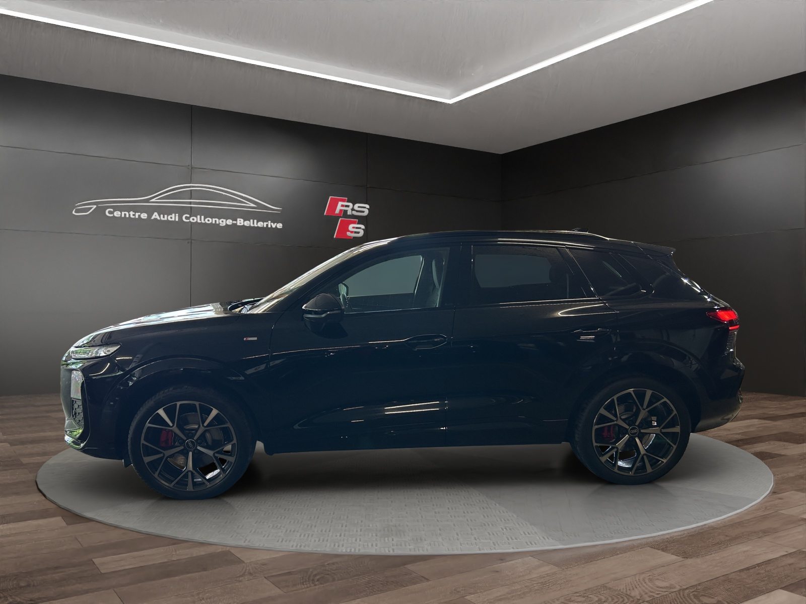 AUDI Q3 SUV TFSI 195 kW, Benzin, Neuwagen, Automatik - 3