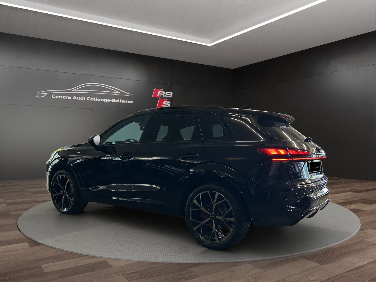 AUDI Q3 SUV TFSI 195 kW, Benzin, Neuwagen, Automatik - 4
