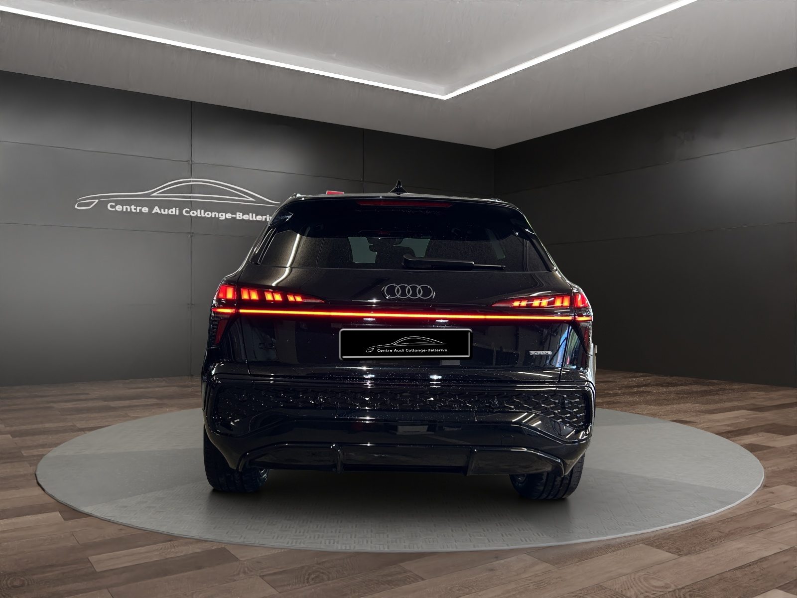 AUDI Q3 SUV TFSI 195 kW, Benzin, Neuwagen, Automatik - 5