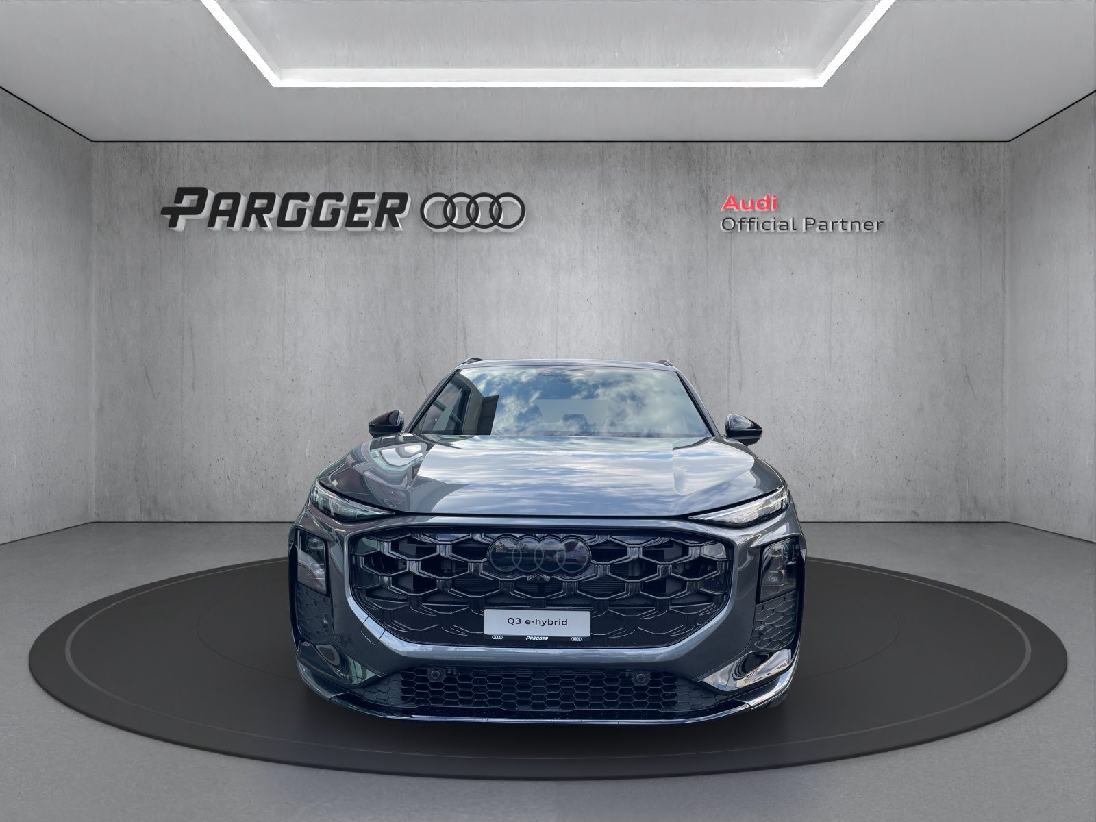 AUDI Q3 SUV e-hybrid 200 kW, Voll-Hybrid Benzin/Elektro, Neuwagen, Automatik - 2