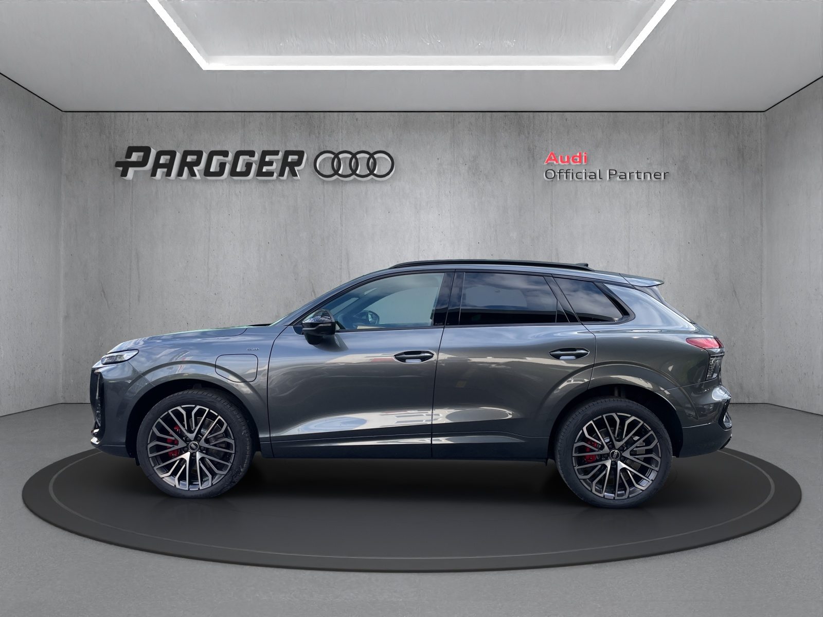 AUDI Q3 SUV e-hybrid 200 kW, Voll-Hybrid Benzin/Elektro, Neuwagen, Automatik - 3