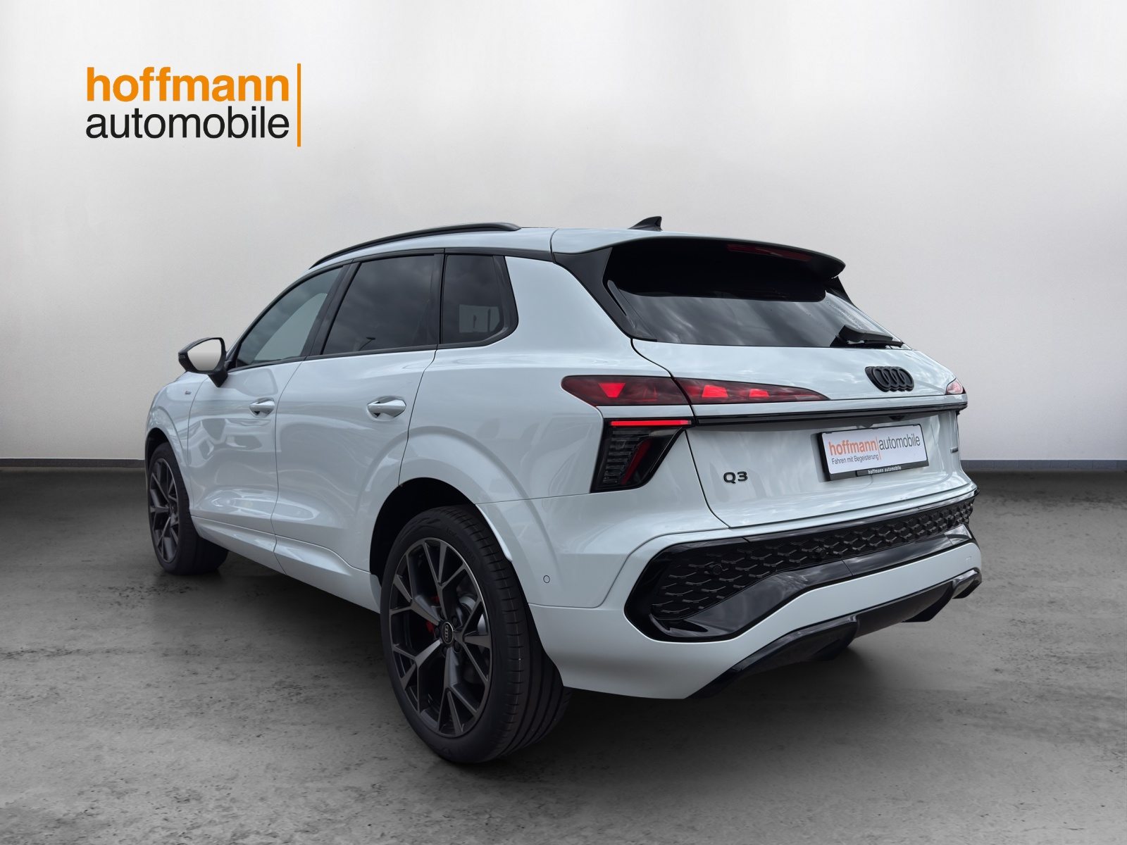 AUDI Q3 SUV TFSI 195 kW, Petrol, New car, Automatic - 6