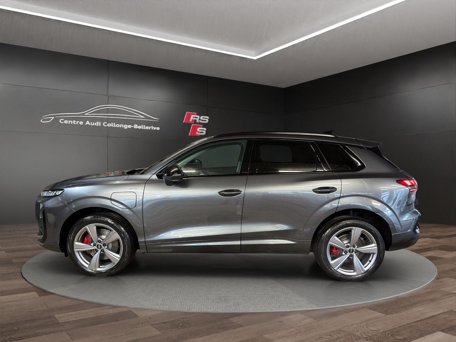 AUDI Q3 SUV e-hybrid 200 kW, Hybride Integrale Benzina/Elettrica, Auto nuove, Automatico - 3