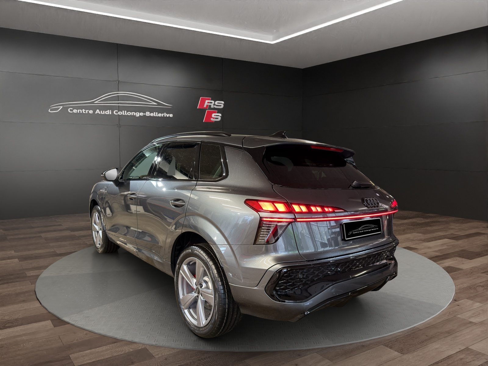 AUDI Q3 SUV e-hybrid 200 kW, Hybride Integrale Benzina/Elettrica, Auto nuove, Automatico - 4