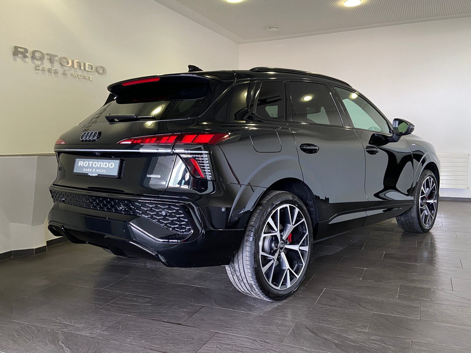 AUDI Q3 SUV TFSI 266 quattro S tronic Sline, Benzina, Auto nuove, Automatico - 2