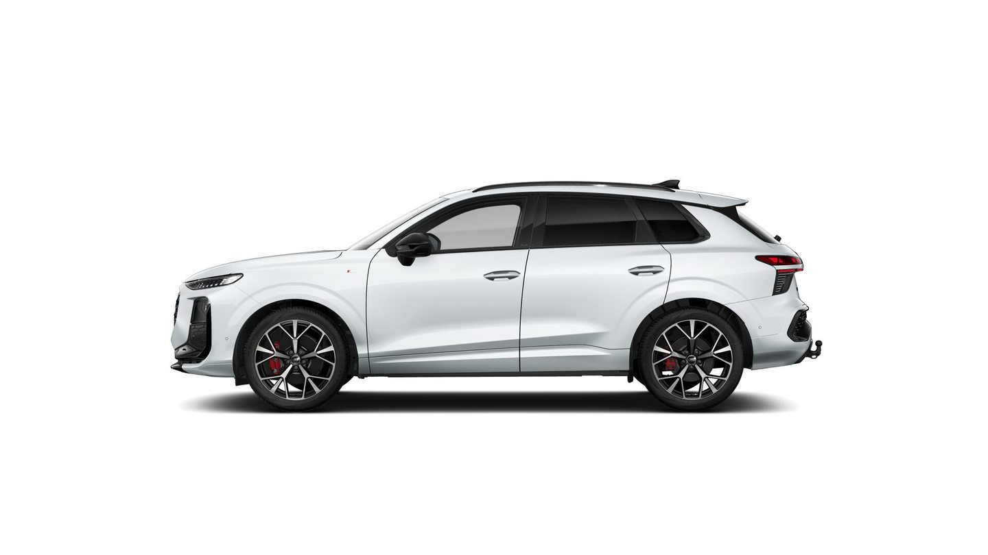 AUDI Q3 SUV TFSI 195 kW, Petrol, New car, Automatic - 2