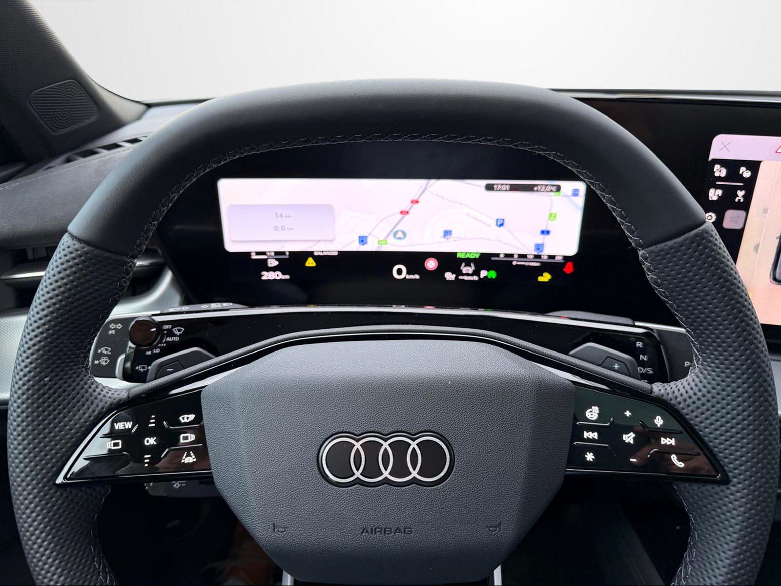 AUDI Q3 SUV TFSI 195 kW, Petrol, New car, Automatic - 6