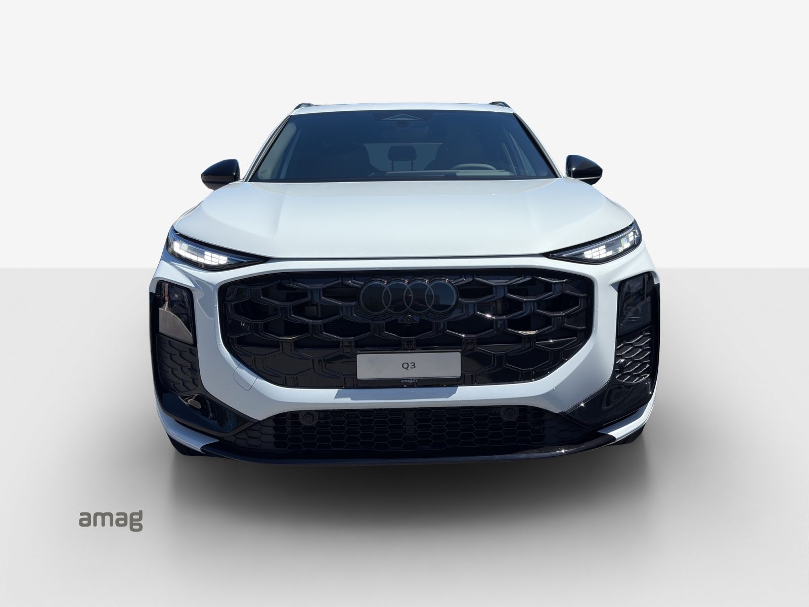 AUDI Q3 SUV TFSI 195 kW, Petrol, New car, Automatic - 7