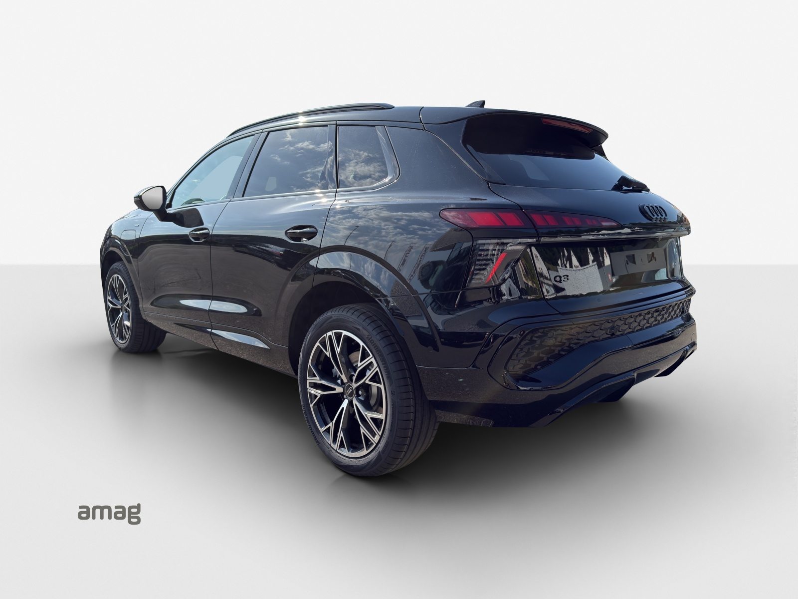 AUDI Q3 SUV e-hybrid 200 kW, Full-Hybrid Petrol/Electric, New car, Automatic - 3