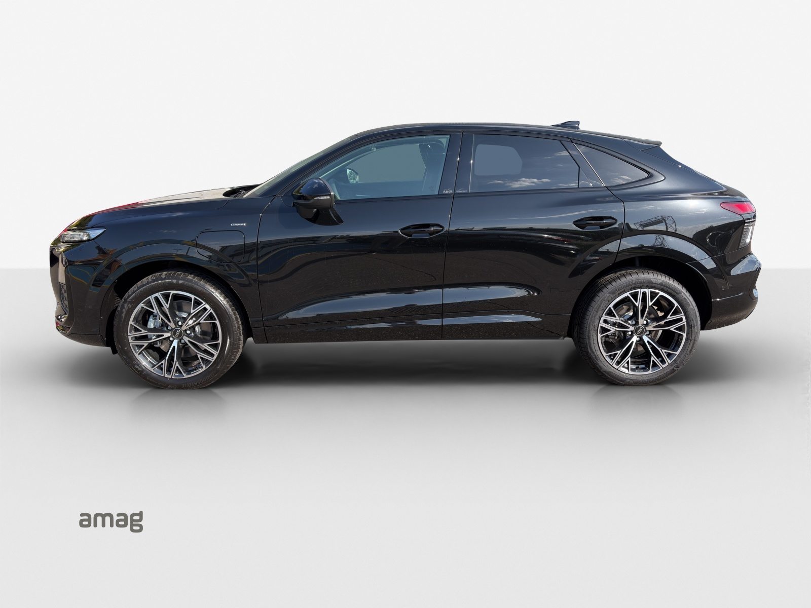 AUDI Q3 SB e-hybrid 200 kW, Full-Hybrid Petrol/Electric, New car, Automatic - 2