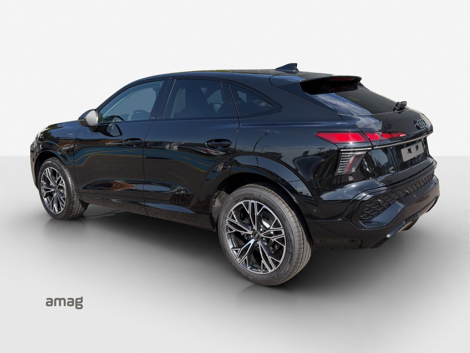 AUDI Q3 SB e-hybrid 200 kW, Full-Hybrid Petrol/Electric, New car, Automatic - 3